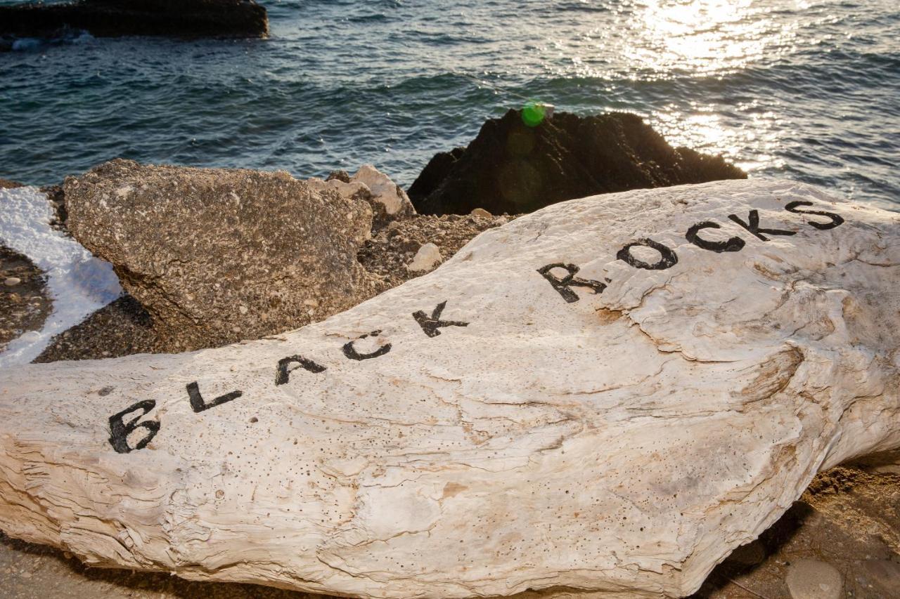 Black Rocks Family, Luxury Seafront Beach Maisonette Айос-Гордіос Екстер'єр фото
