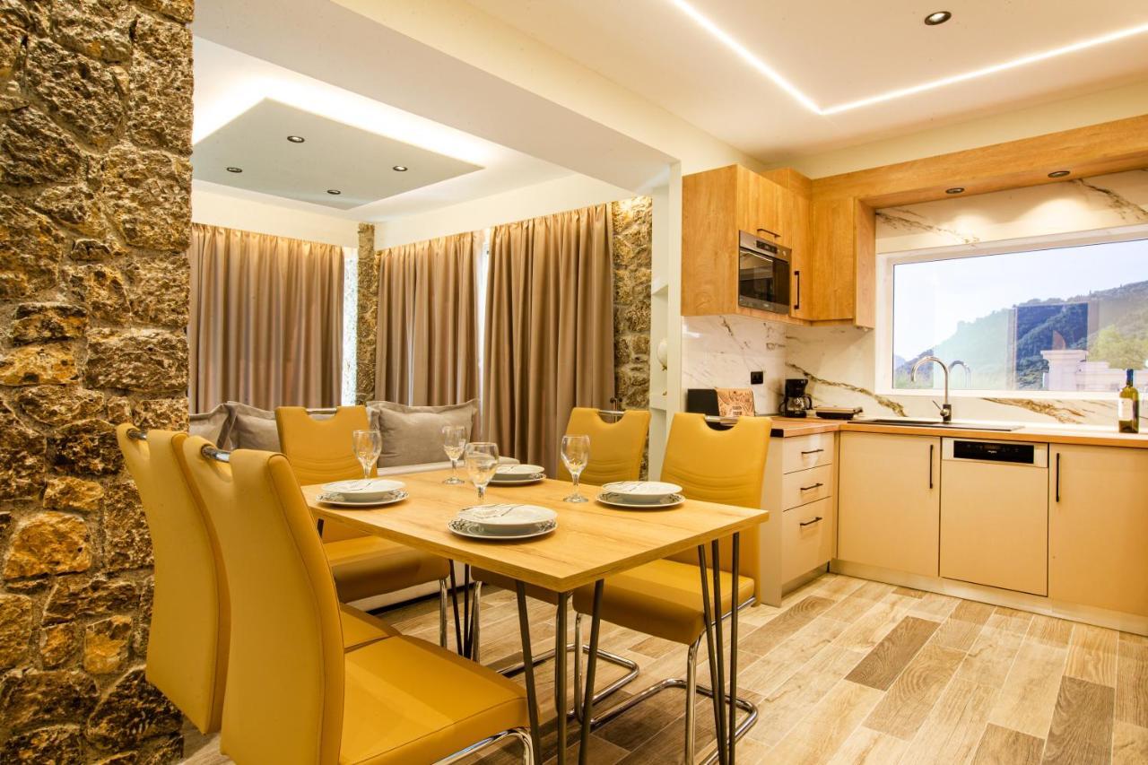 Black Rocks Family, Luxury Seafront Beach Maisonette Айос-Гордіос Екстер'єр фото